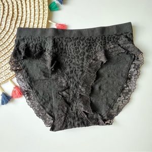 Victoria’s Secret Seamless High Leg Brief Panty Black Animal Print XS NEW